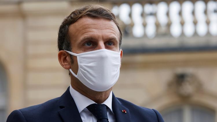 Emmanuel Macron se voit reprocher une déclaration
