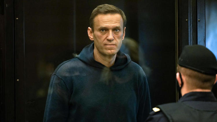 Alexeï Navalny lors de son arrivée au procès