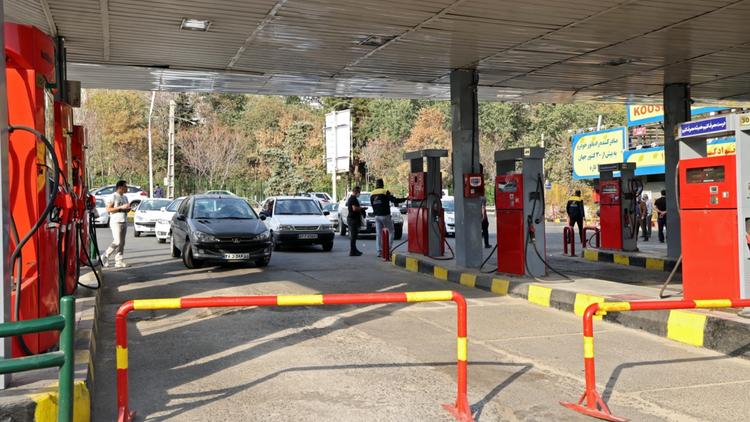 Les stations-services n'ont pas pu distribuer de carburant ce mardi en Iran à cause d'une panne