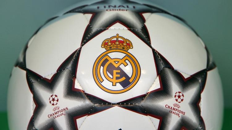 Le logo du real Madrid sur un ballon [Philippe Desmazes / AFP/Archives]