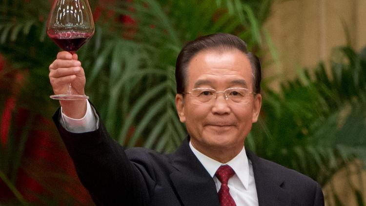 Le Premier ministre chinois Wen Jiabao porte un toast à l'occasion de la fête nationale, le 29 septembre 2012 à Pékin [Ed Jones / AFP/Archives]