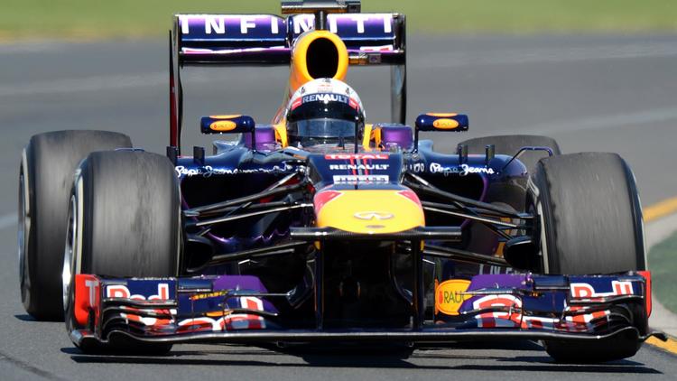 Sebastian Vettel et sa Red Bull lors des essais libres du Grand Prix d'Australie de Formule 1, le 15 mars 2013 à Melbourne [Greg Wood / AFP]