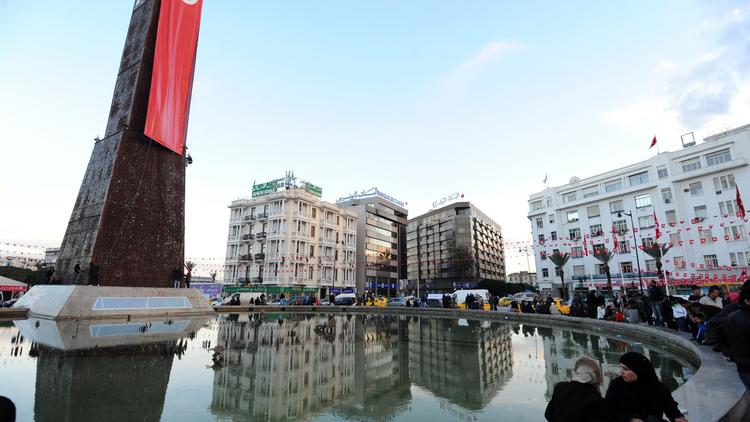 Sur l'avenue Bourguiba à Tunis, le 12 janvier 2013 [Fethi Belaid / AFP]