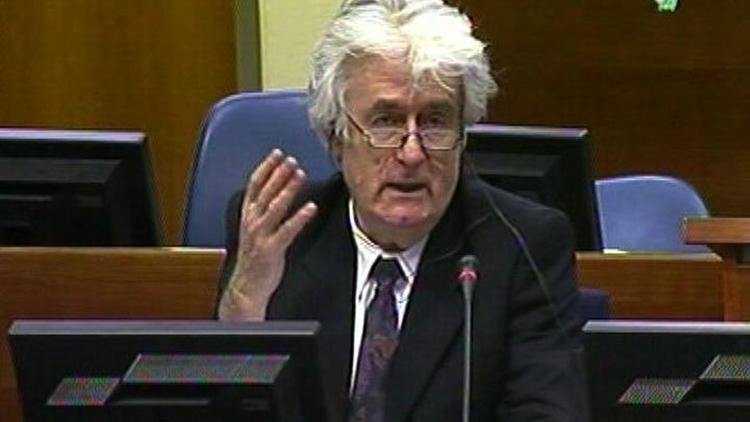 L'ex-chef politique des Serbes de Bosnie Radovan Karadzic a demandé lundi un nouveau procès à son encontre, accusant le bureau du procureur de retards dans la divulgation de documents le disculpant, a annoncé le Tribunal pénal international pour l'ex-Yougoslavie.[ICTY]