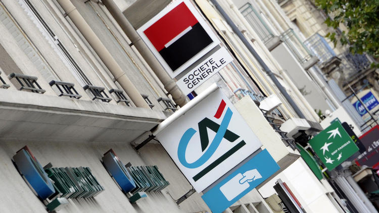 Les logos de plusieurs banques françaises,Société générale, Crédit Agricole et BNP Paribas, le 12 septembre 2011 à Rennes [Damien Meyer / AFP]