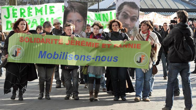 Une manifestation de soutien aux familles de deux jeunes Français disparus en Bolivie en août 2010 dans des circonstances non élucidées, a rassemblé samedi matin environ 150 personnes à Nort-sur-Erdre, près de Nantes[AFP]