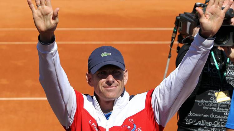 Guy Forget, lors de son dernier match comme capitaine de Coupe Davis, après la défaite de la France face aux Etats-Unis en quart de finale à Monaco le 8 avril 2012. [Sebastien Nogier / AFP/Archives]