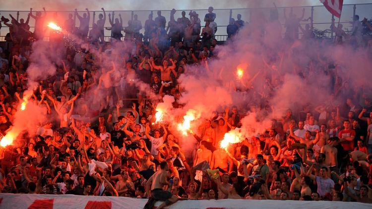 La police serbe va renforcer les mesures de sécurité à Belgrade pour le match jeudi entre l'Etoile Rouge et Bordeaux dans le cadre des barrages pour l'Europa League, avec à l'esprit le meurtre il y a près de trois ans d'un supporteur français venu suivre son club dans la même compétition.[AFP]