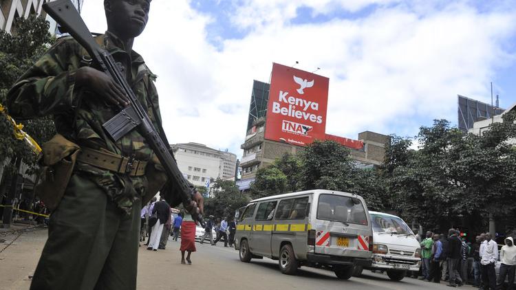 Au moins 48 personnes ont été tuées dans la nuit de mardi à mercredi par des hommes armés qui ont attaqué les habitations d'une communauté rivale dans le sud-est du Kenya, a indiqué Joseph Kitur, chef-adjoint de la police de la Province côtière.[AFP]