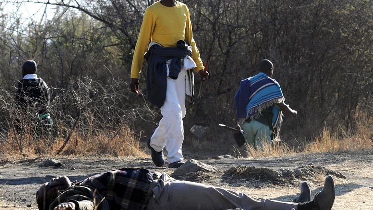 La plupart des mineurs grévistes tués le 16 août par la police sud-africaine près de la mine de platine de Marikana (nord) l'ont été de sang froid, affirme jeudi le photojournaliste Greg Marinovich, qui a passé quinze jours sur place.[AFP]