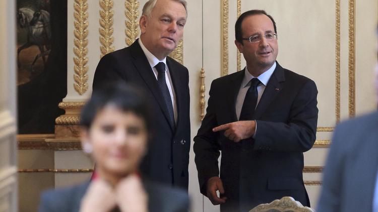 François Hollande (d) et Jean-Marc Ayrault, le 28 novembre 2012 [Philippe Wojazer / Pool/AFP/Archives]