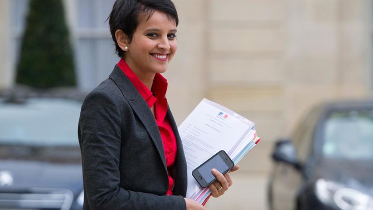 Najat Vallaud-Belkacem à la sortie du Conseil des ministres le 28 novembre 2012 à Paris [Bertrand Langlois / AFP/Archives]