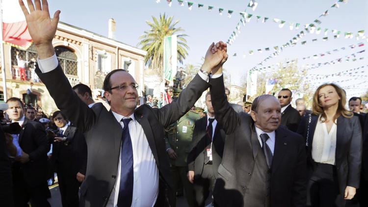 François Hollande et Abdelaziz Bouteflika à Tlemcen, en Algérie, le 20 décembre 2012 [Philippe Wojazer / Pool/AFP]