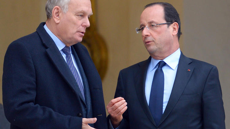 François Hollande (d) et Jean-Marc Ayrault, le 4 janvier 2013 à l'Elysée à Paris [Miguel Medina / AFP/Archives]