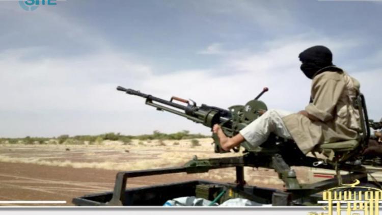 Capture d'écran d'une vidéo de SITE en date du 9 janvier 2013 montrant un membre d'AQMI dans le nord du Mali [- / AFP/Archives]