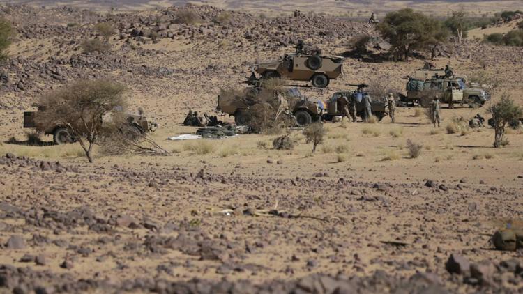 Des militaires tchadiens déployés dans le désert près de Tessalit, le 14 mars 2013 [Kenzo Tribouillard / AFP/Archives]