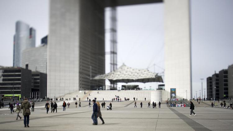 La Grande Arche dans le quartier des affaires à La Défense à Paris [Fred Dufour / AFP/Archives]