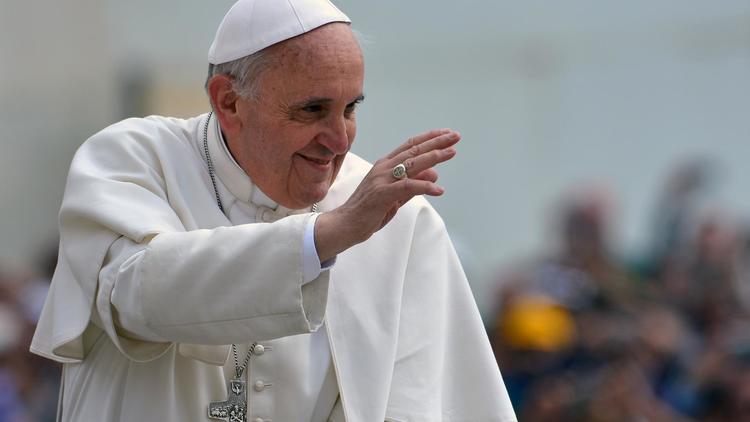 Le pape François, le 15 mai place Saint-Pierre au Vatican [Vincenzo Pinto / AFP]