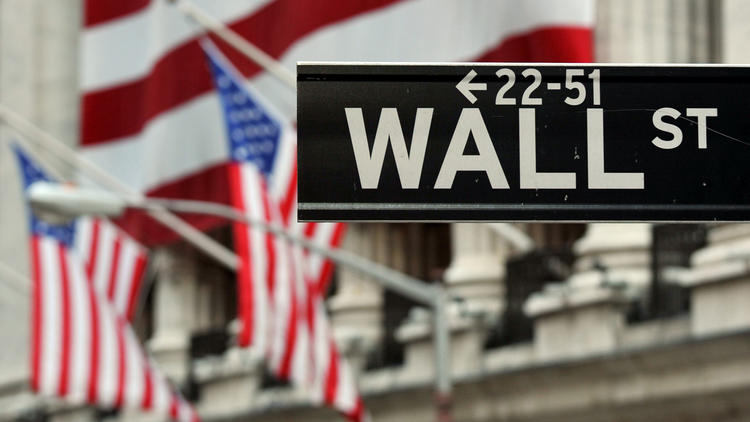Un panneau indiquant Wall Street, à New York [Stan Honda / AFP/Archives]