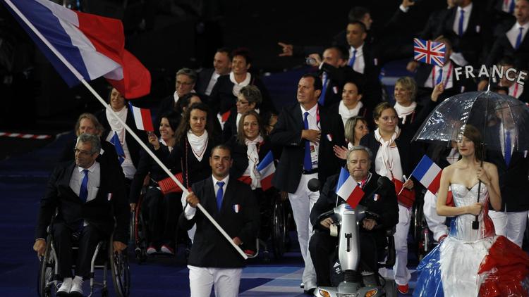  La délégation française avait rejoint Londres avec deux buts : décrocher 16 médailles d’or et une place dans le top 10 mondial