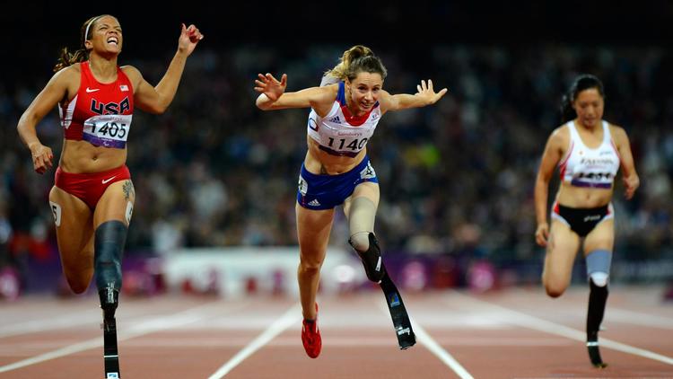 Amélie Le Fur a remporté le 100 m de sa catégorie (T44), dimanche aux jeux Paralympiques de Londres.