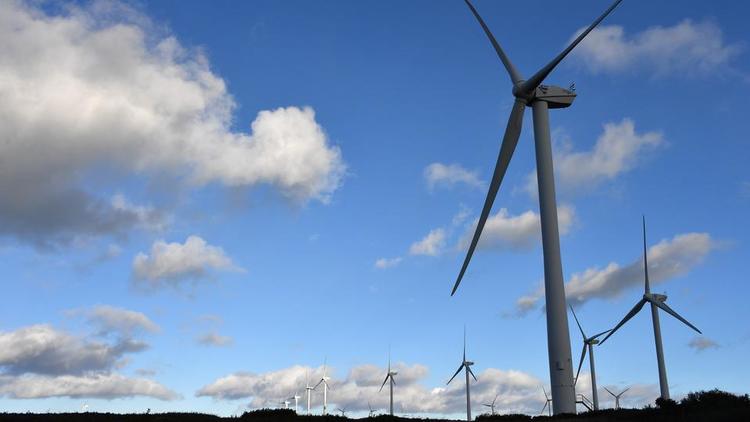 Le développement des énergies renouvelables, telles que l'éolien, fait partie du programme de plusieurs partis. 