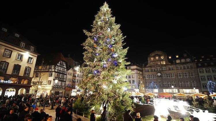 Le marché de Noël de Strasbourg, le plus grand de France, est le dernier en date à avoir été annulé. 