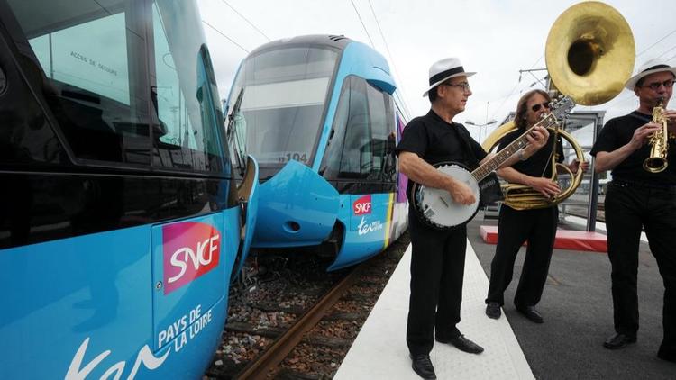 La SNCF interdit l’accès aux trains ou verbalise les musiciens se déplaçant avec de gros instrument. (illustration) 