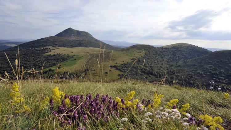 L'Auvergne et ses volcans se classent deuxièmes du classement des régions françaises où l'on s'épanouit le mieux en France.