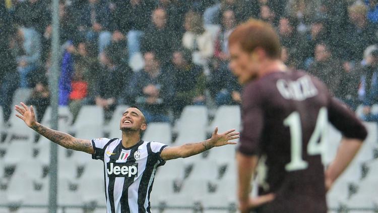 Arturo Vidal a offert le 226e derby de Turin à la Juventus d'une magnifique frappe.