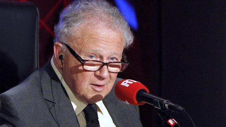 Philippe Bouvard, 84 ans, quittera à la rentrée prochaine l'émission "Les grosses têtes" qu'il anime depuis 40 ans sur RTL. Photographié le 29 mars 2010 dans les studios de RTL. [Patrick Kovarik / AFP/Archives]