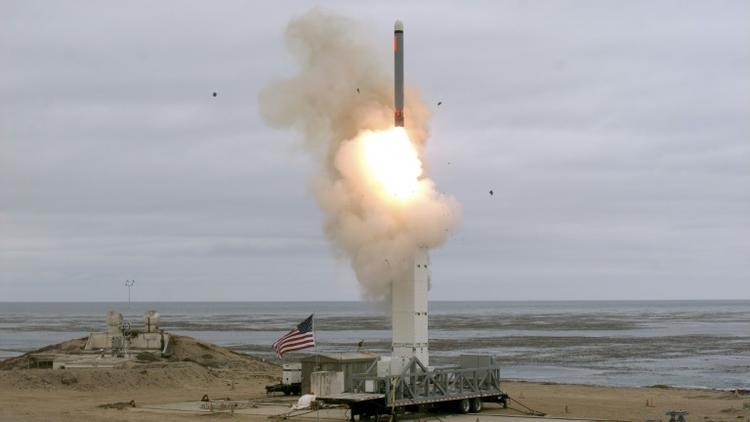Photo diffusée le 19 août 2019 par le ministère américain de la Défense d'un test de missile sol-air depuis l'île de San Nicolas, au large de la Californie [Scott HOWE / DoD/AFP]