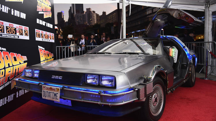 DeLorean n'arrive même pas à pré-vendre les 4 000 exemplaires de sa version  électrique - Numerama