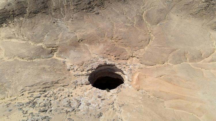 Vue aérienne du mystérieux puits de Barhout, au Yémen, le 6 juin 2021 [- / AFP]
