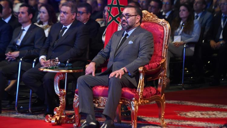 Le roi du Maroc Mohammed VI assiste le 20 juin  2019 à l'inauguration d'une usine du groupe français PSA (Peugeot, Citroën et DS) à Kénitra au nord de Rabat [FADEL SENNA / AFP/Archives]