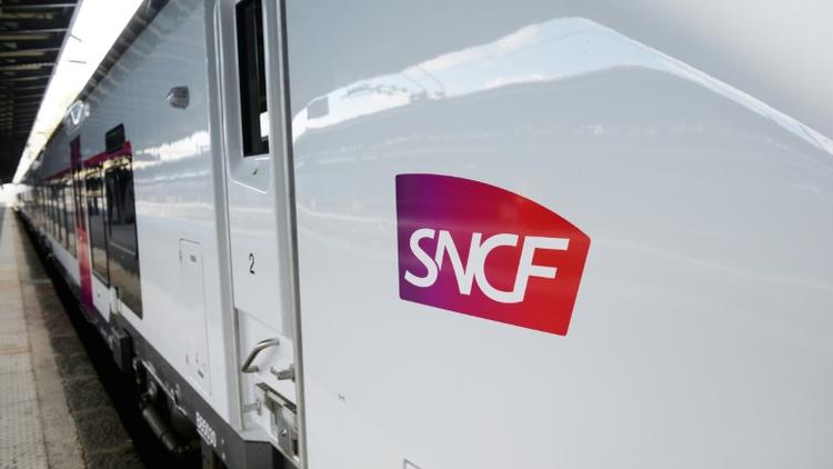 Les cheminots de la SNCF prévoient une grève le 5 décembre 2019 [ERIC PIERMONT / AFP]