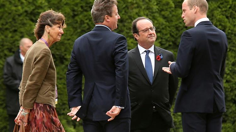 Le président François Hollande entre le Premier ministre britannique David Cameron et le prince William à Thiepval(Somme), le 1er juillet 2016 [FRANCOIS NASCIMBENI / AFP]