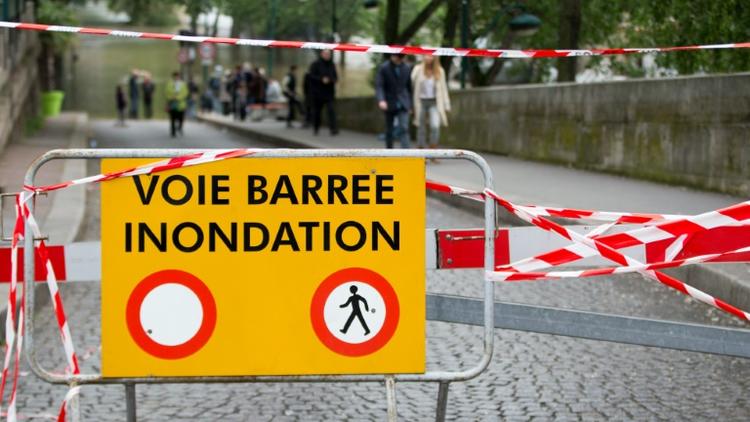 Accès interdit aux voies sur berge en raison des inondations le 5 juin 2016 à Paris [JOEL SAGET / AFP]