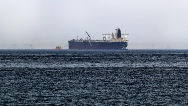Le tanker saoudien Amjad, visé par des "actes de sabotage", photographié le 13 mai 2019 au large de Fujairah, aux Emirats arabes unis [KARIM SAHIB / AFP/Archives]