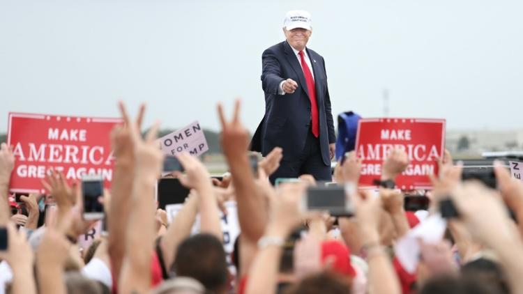 Donald Trump à un meeting électoral en Floride le 12 octpbre 2016 [Gregg Newton / AFP]