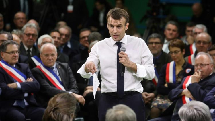 Emmanuel Macron devant 600 maires lors d'un grand débat à Grand Bourgtheroulde, en Normandie, le 15 janvier 2019 [Ludovic MARIN / AFP/Archives]