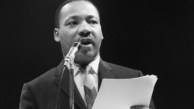 Le pasteur et meneur du combat pour les droits civiques aux Etats-Unis Martin Luther King à Paris le 29 mars 1966 [ / AFP/Archives]