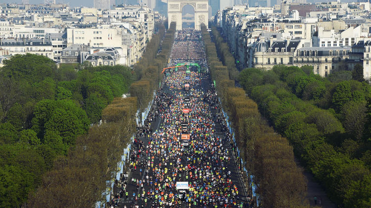 Plus de 41 300 coureurs ont participé à l'édition 2015 du marathon de Paris. 