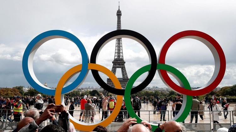 Un total de 50.000 «volontaires» – 30.000 pour les Jeux Olympiques, 15.000 pour les Jeux Paralympiques et 5.000 pour la Ville de Paris – seront recrutés pour l'événement.