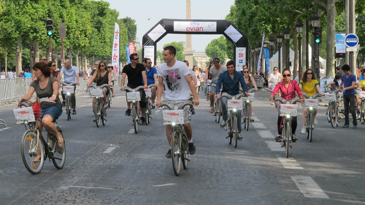 Plus de 31 000 kilomètres ont été parcourus lors de la 3e édition des 24h Vélib' sur les Champs-Elysées.