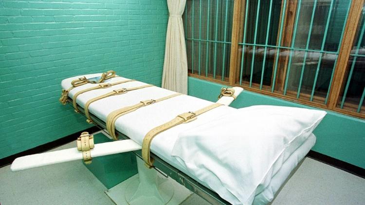 Une juge fédérale américaine a bloqué samedi l'exécution prévue avant la fin du mois de plusieurs condamnés à mort dans l'Arkansas, dont les responsables avaient fixé un calendrier resserré en raison de la proche péremption d'un produit utilisé dans l'injection létale [PAUL BUCK / AFP/Archives]