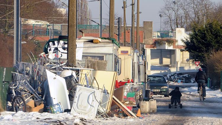 Un camp de Roms dans la banlieue de Lille le 22 janvier 2013 [Philippe Huguen / AFP/Archives]
