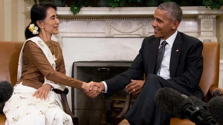 La chef de la diplomatie birmane et icône mondiale de la démocratie, Aung San Suu Kyi, et le président américain, Barack Obama à Washington, le 14 septembre 2016 [JIM WATSON / AFP]