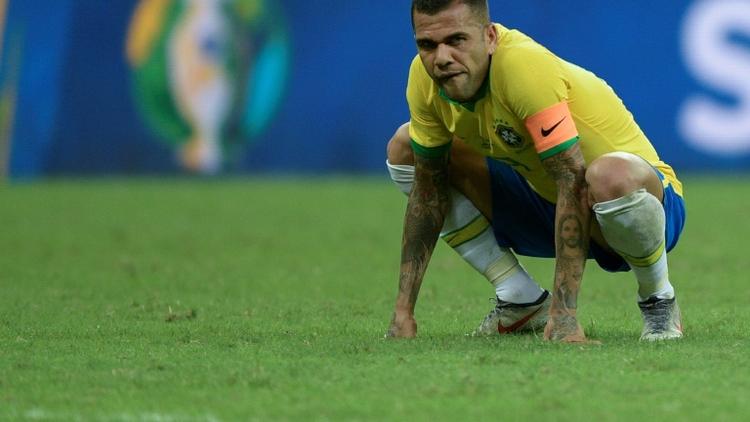 Dani Alves, le capitaine du Brésil, dépité par le 0-0 de son équipe face au Venezuela, le 18 juin 2019 à Salvador (Brésil)  [Juan MABROMATA / AFP]