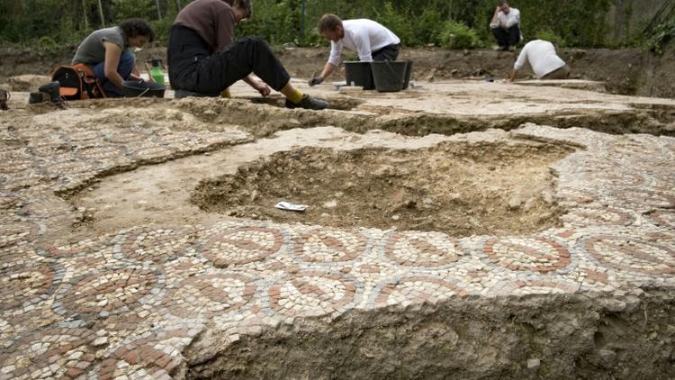 Fouilles sur un site archéologique gallo-romain à Auch, dans le sud-ouest de la France, le 11 juillet 2017 [Eric CABANIS / AFP]